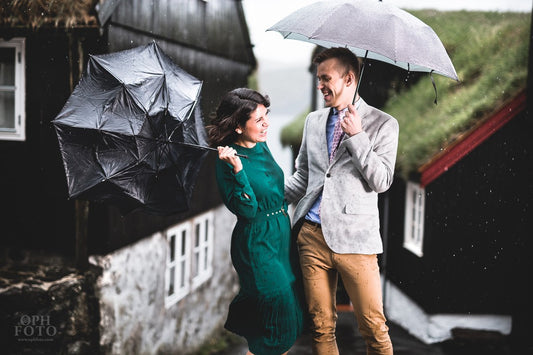 Weathering the Elements: A Guide to Mentally Prepare for Your Outdoor Wedding